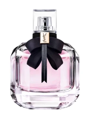 Frasco do perfume Yves Saint Laurent Mon Paris Eau de Parfum em fundo claro